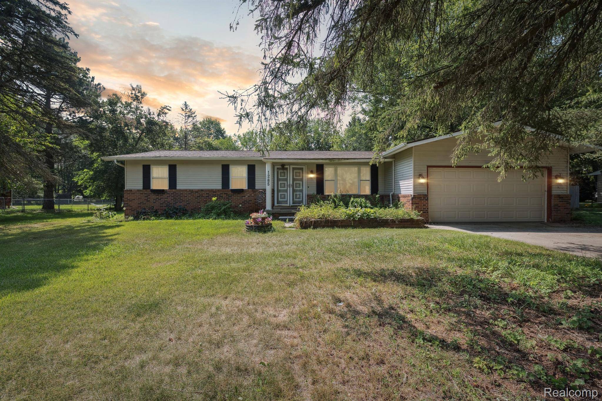 Howell, MI 48843,1285 N Alstott DR