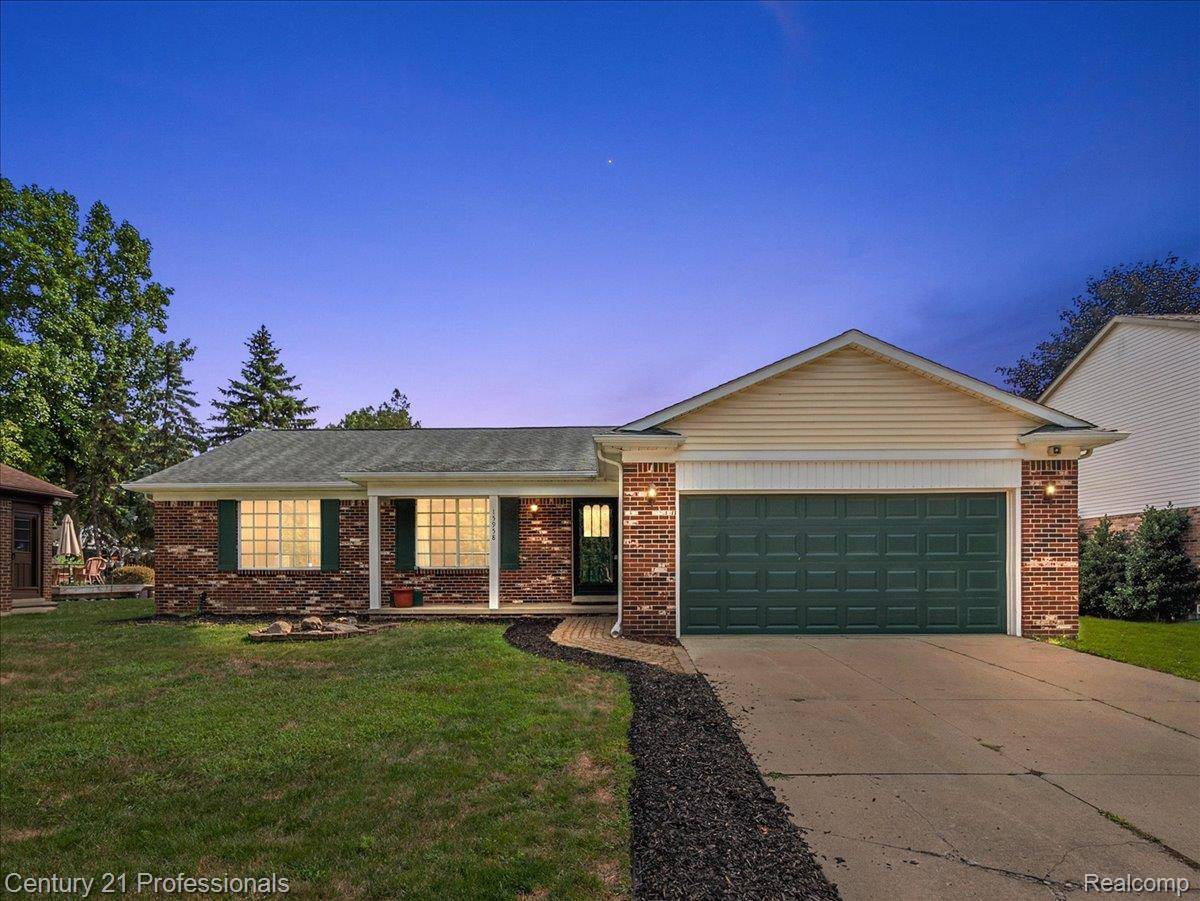 Fraser, MI 48026,15958 Kingston DR