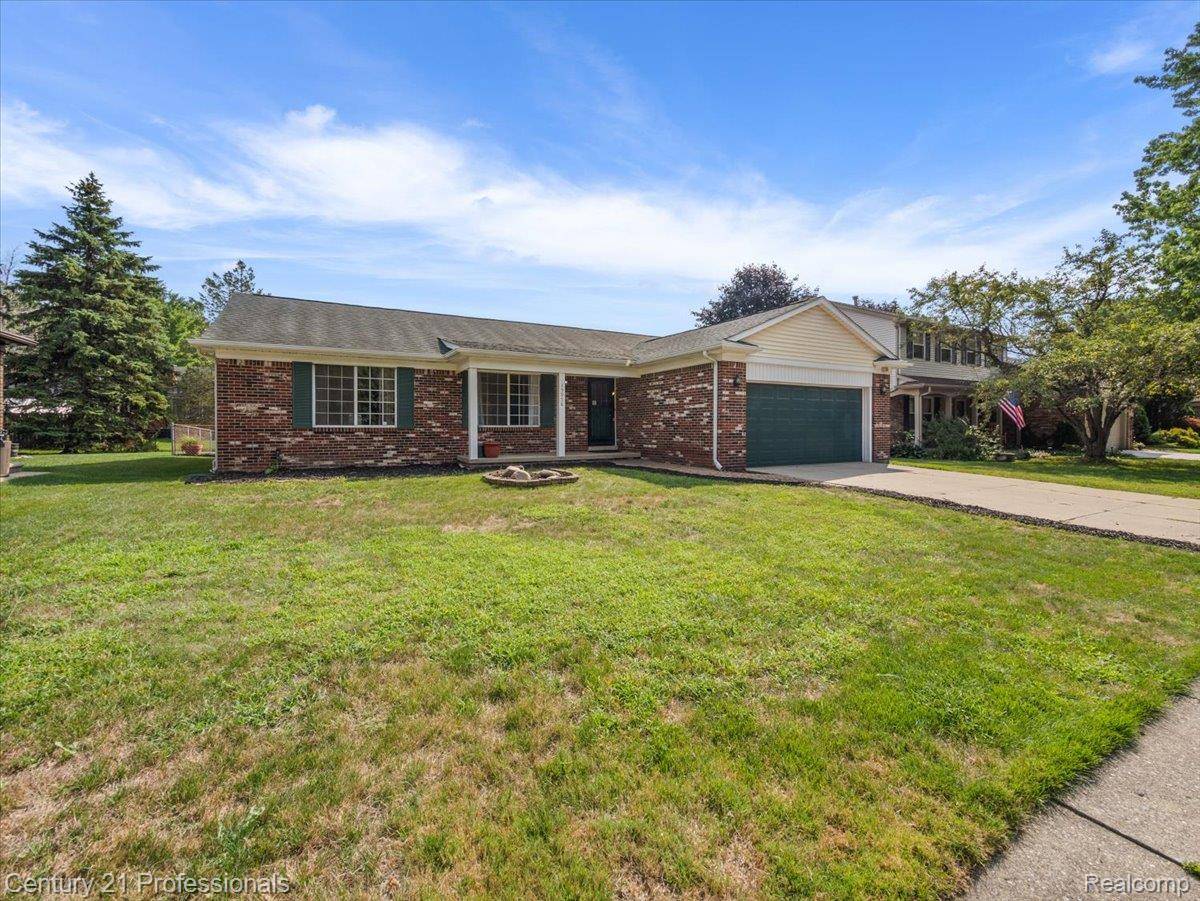 Fraser, MI 48026,15958 Kingston DR