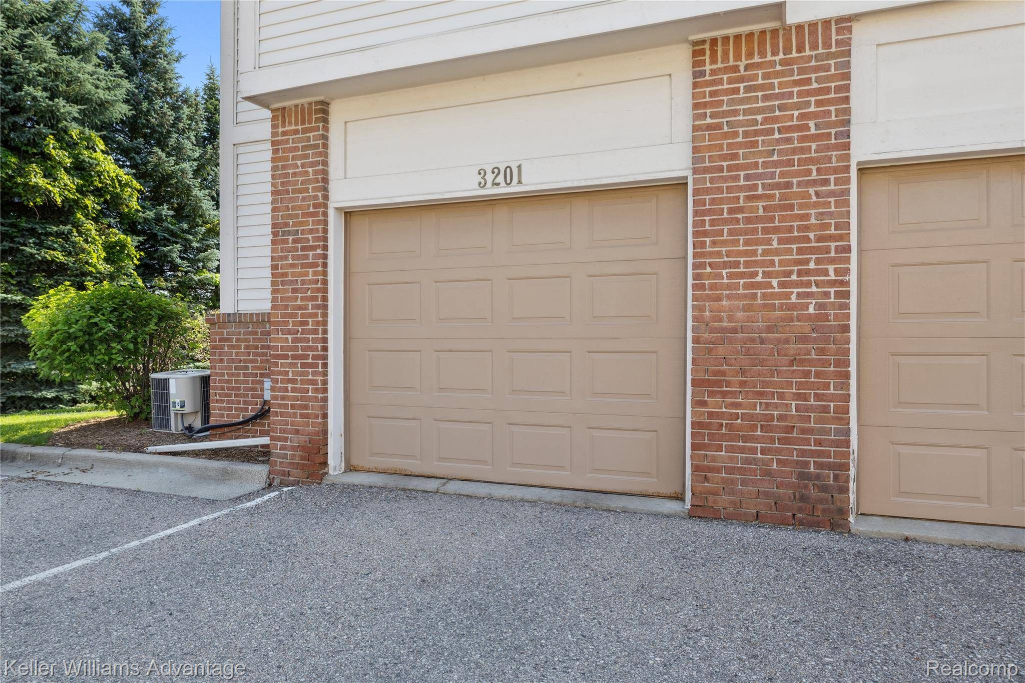 Commerce Twp, MI 48390,3201 Addington DR