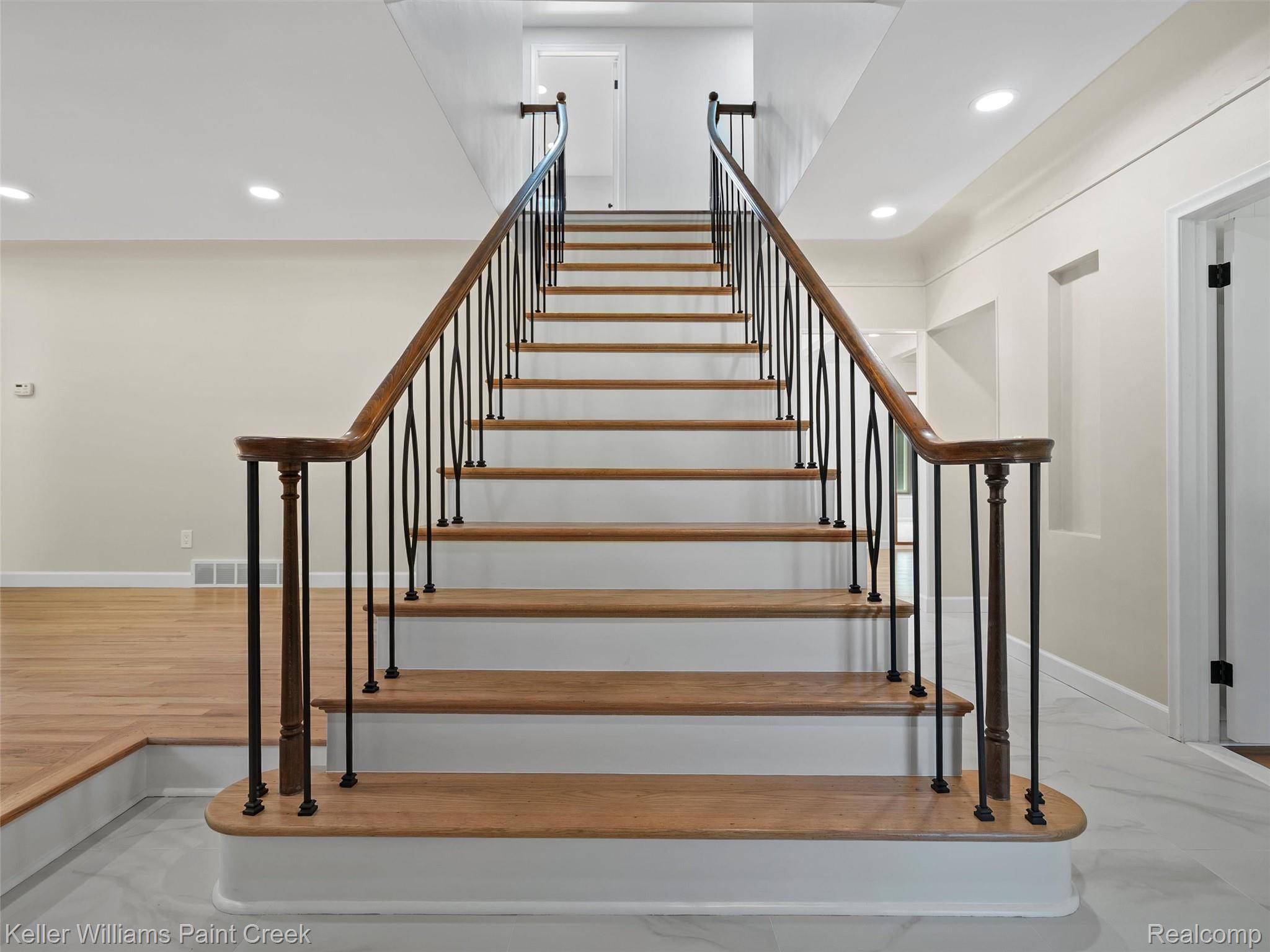 Rochester, MI 48306,5925 Oakland Valley DR