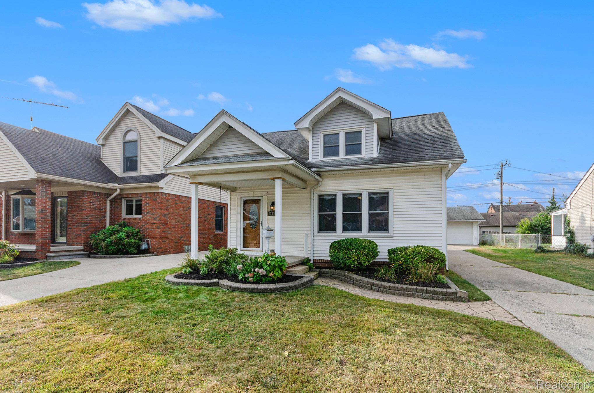 Dearborn, MI 48128,23851 Edward ST