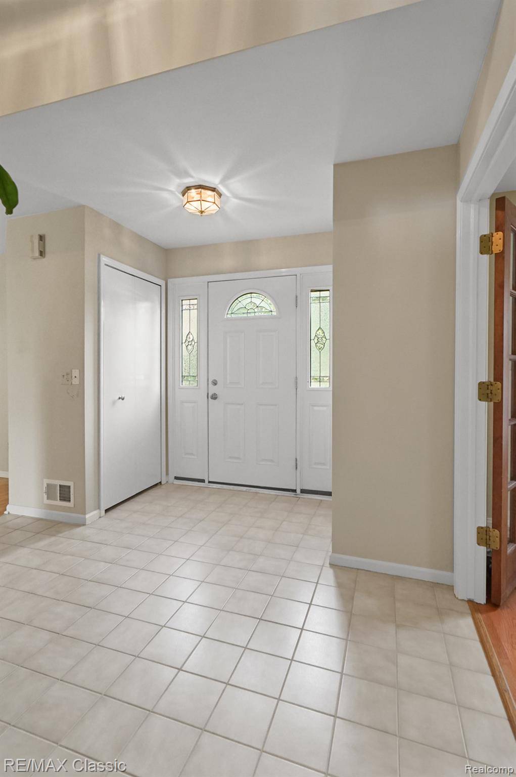 Novi, MI 48374,24745 Sutherland DR