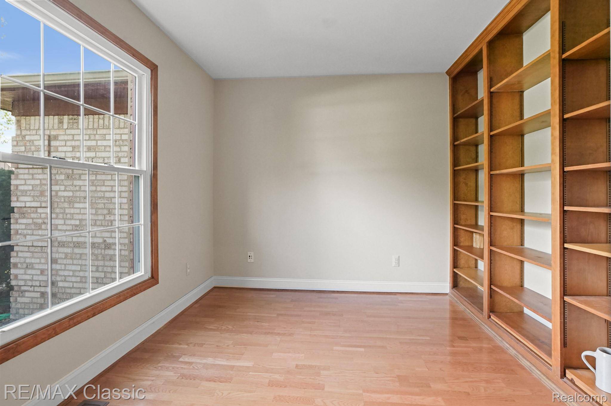 Novi, MI 48374,24745 Sutherland DR