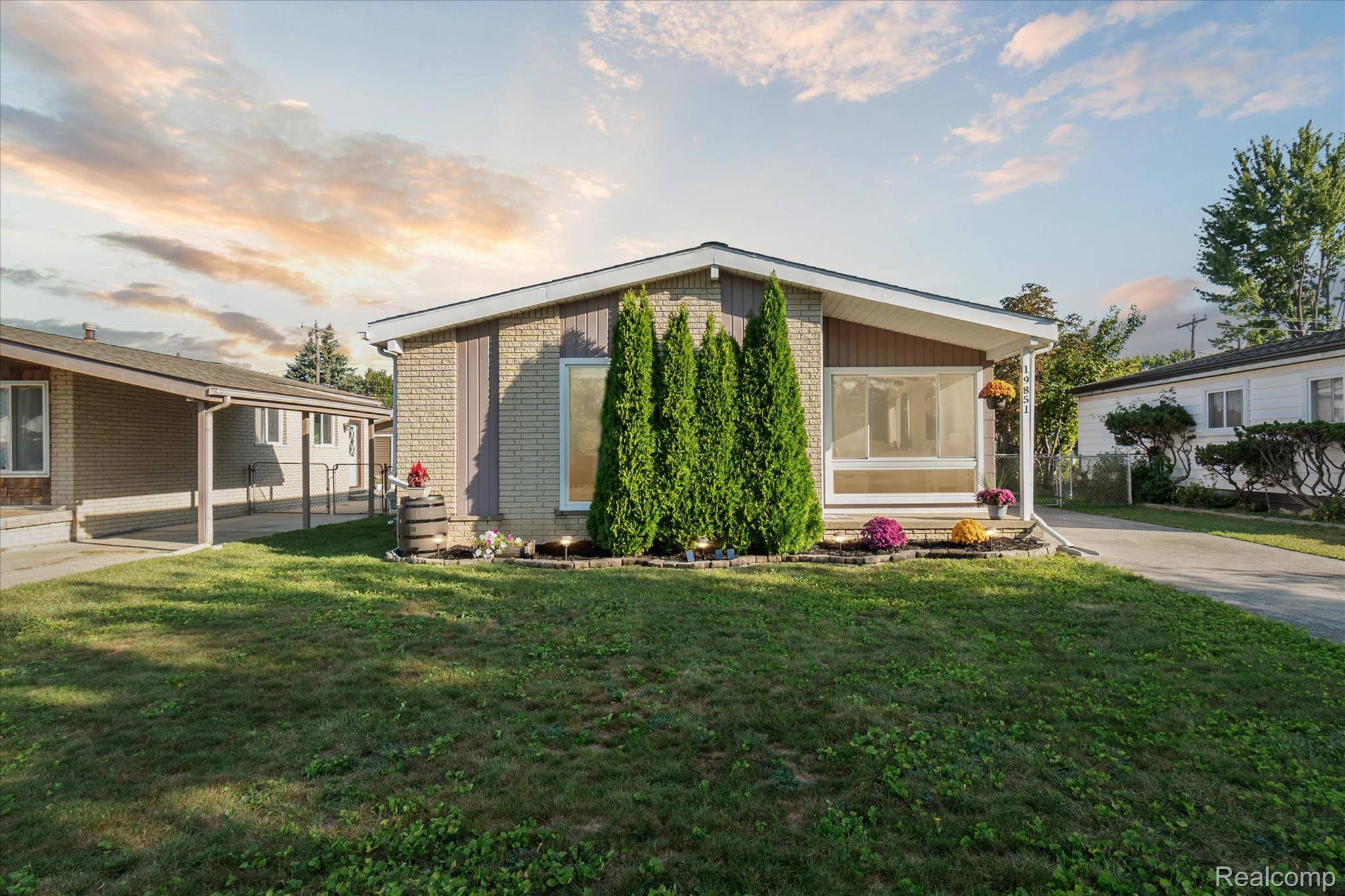 Clinton Township, MI 48035,19851 Kemp ST