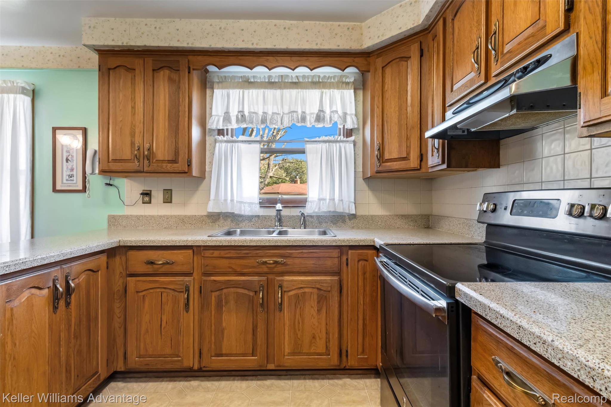 Eastpointe, MI 48021,24656 Dwight AVE