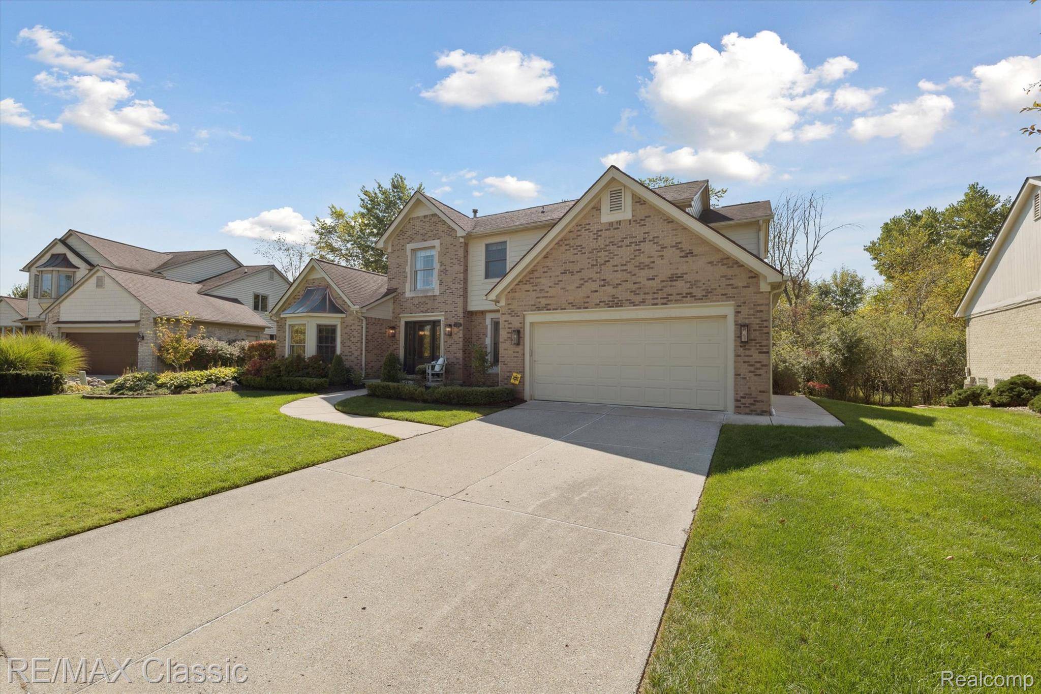 Novi, MI 48374,22691 Foxmoor DR