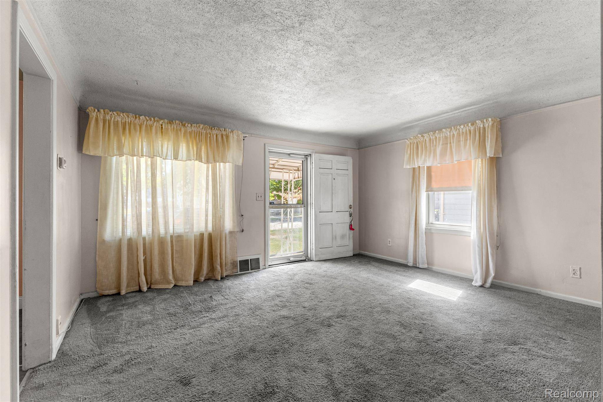 Allen Park, MI 48101,6810 Robinson AVE