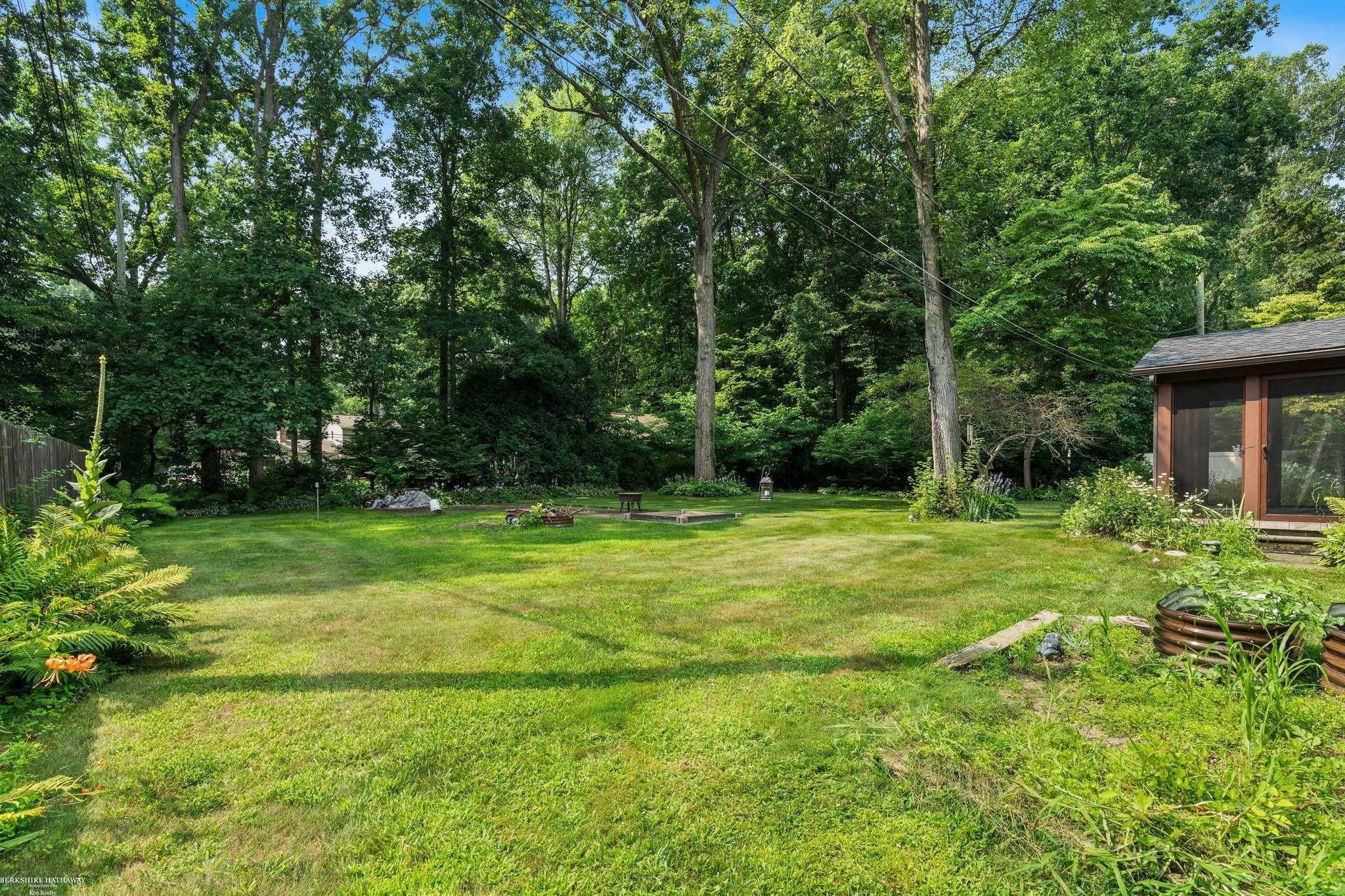 Shelby Twp, MI 48316,6434 Woodmire DR