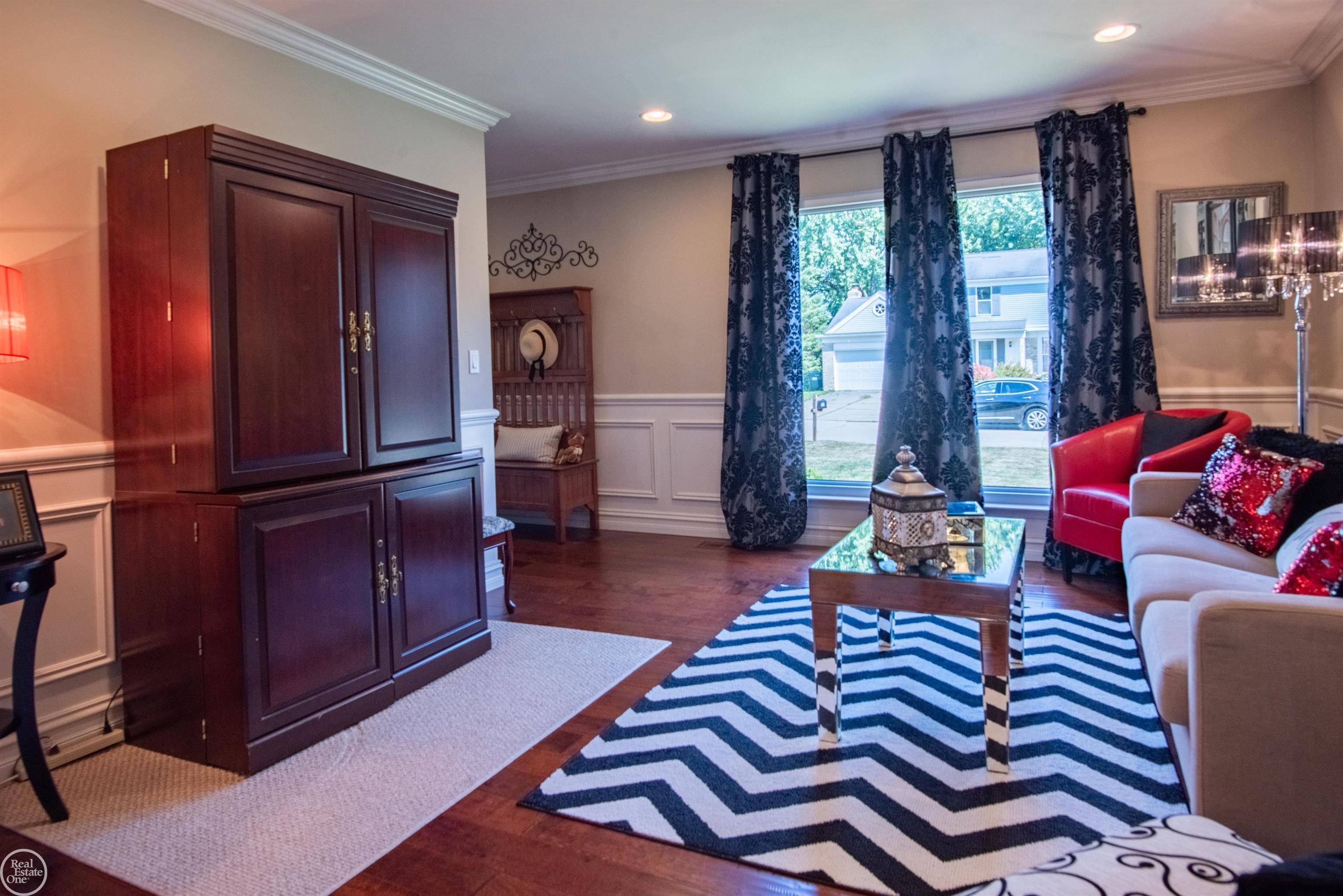 Rochester Hills, MI 48307,822 Hadley RD