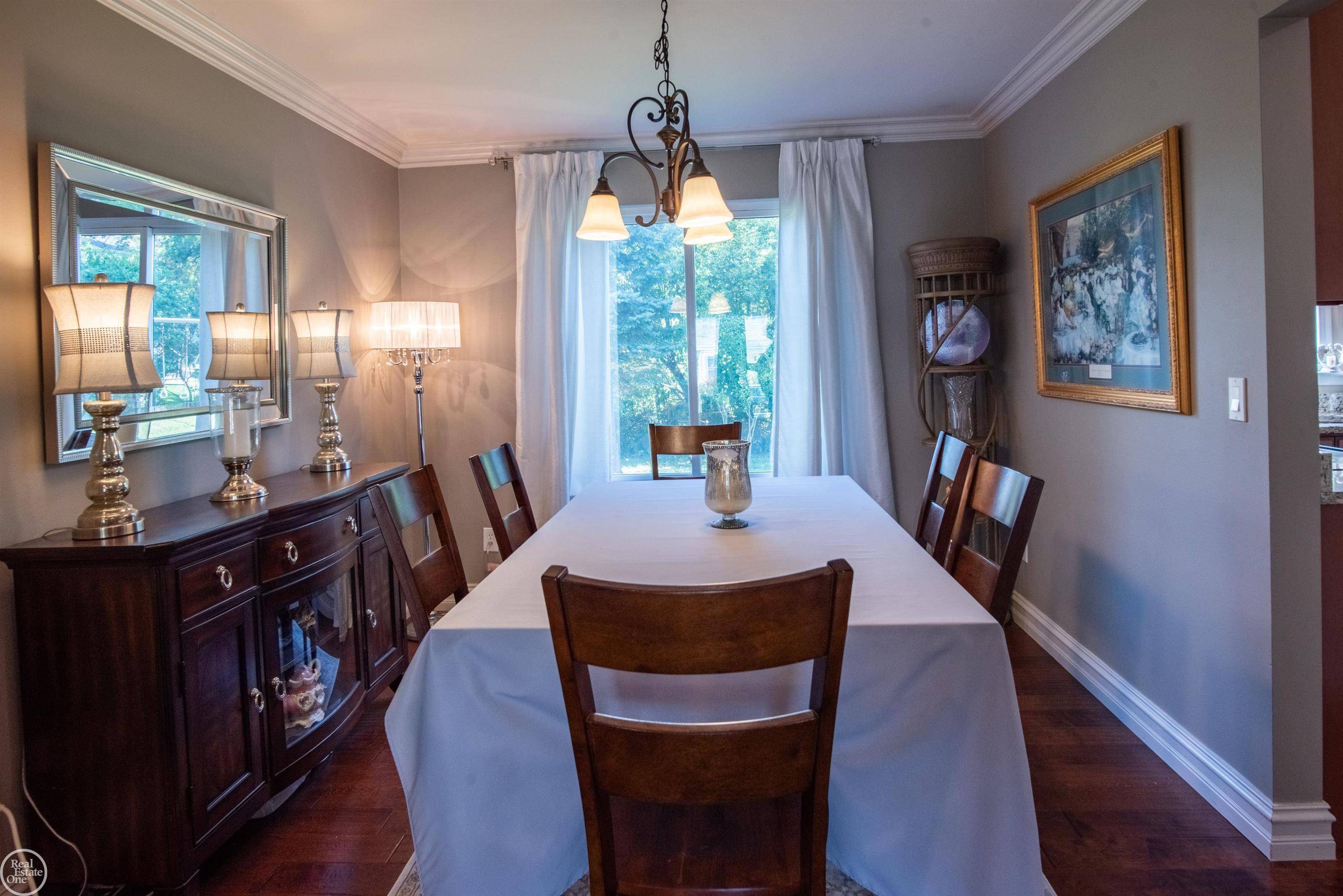 Rochester Hills, MI 48307,822 Hadley RD