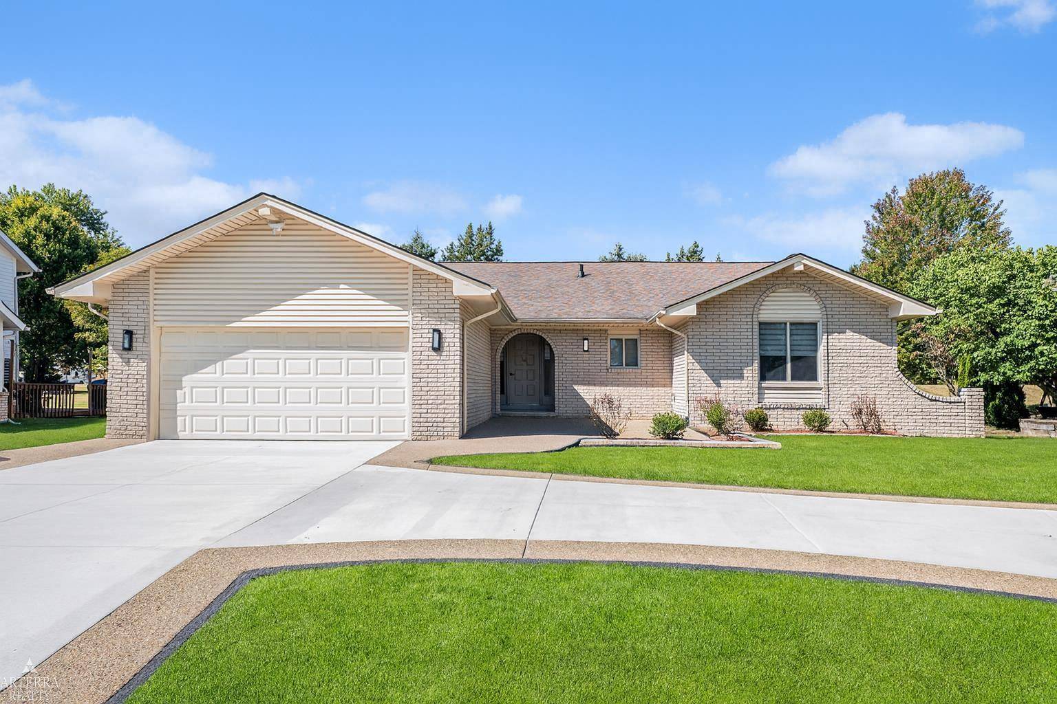 Rochester, MI 48309,423 Silvervale DR