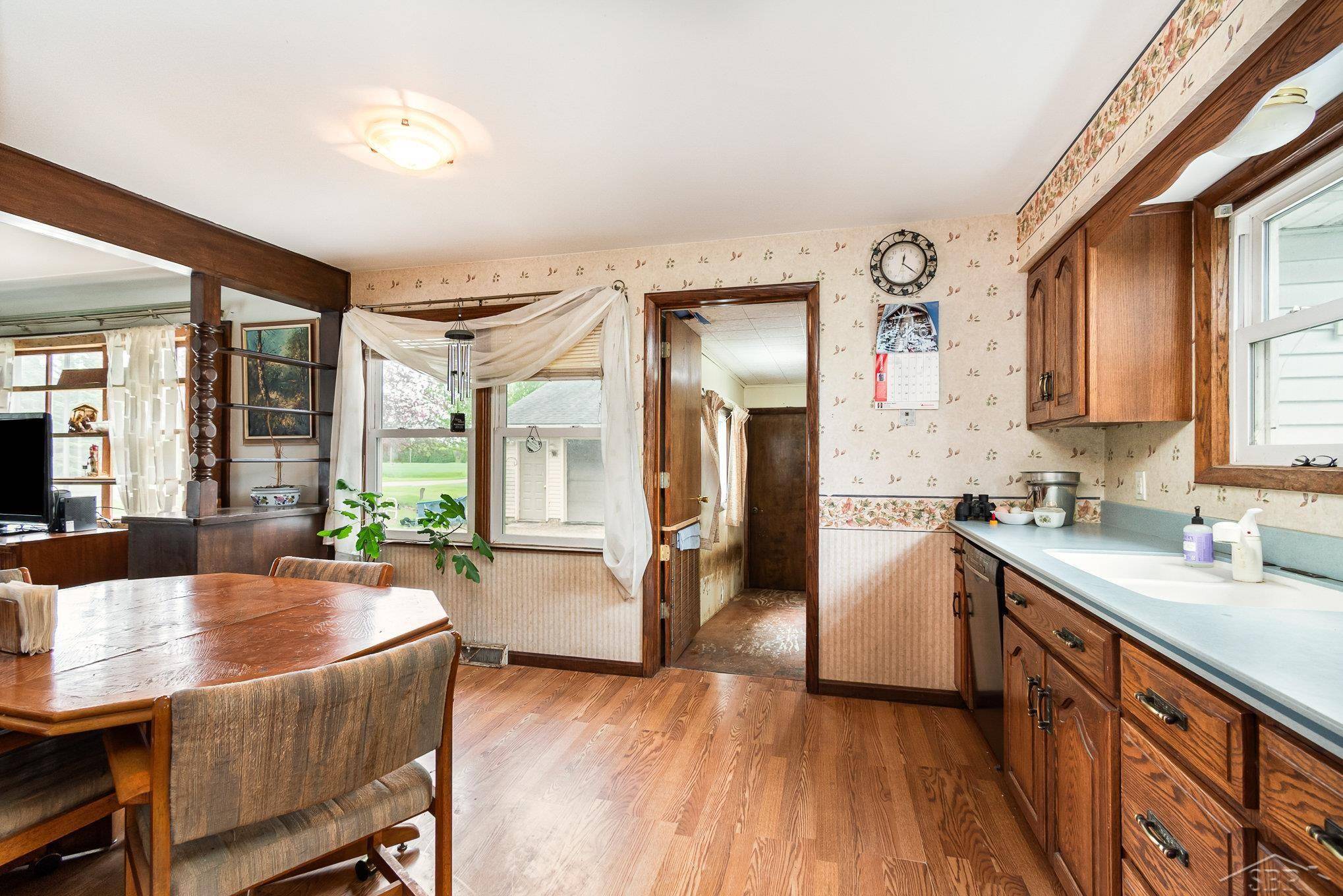 Kawkawlin, MI 48631,2430 S 4 Mile RD