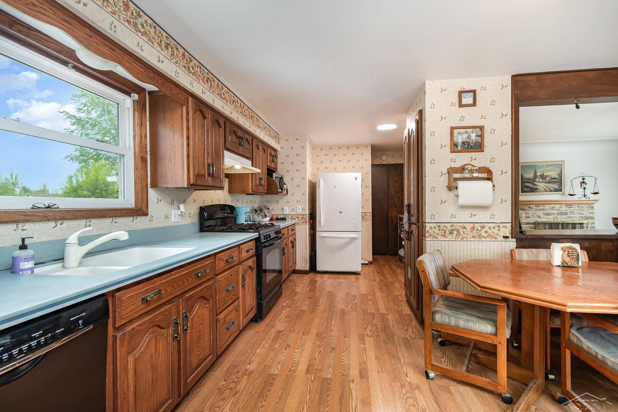 Kawkawlin, MI 48631,2430 S 4 Mile RD