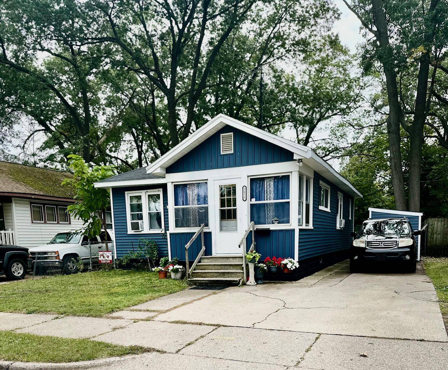 Muskegon, MI 49442,1071 Kampenga AVE