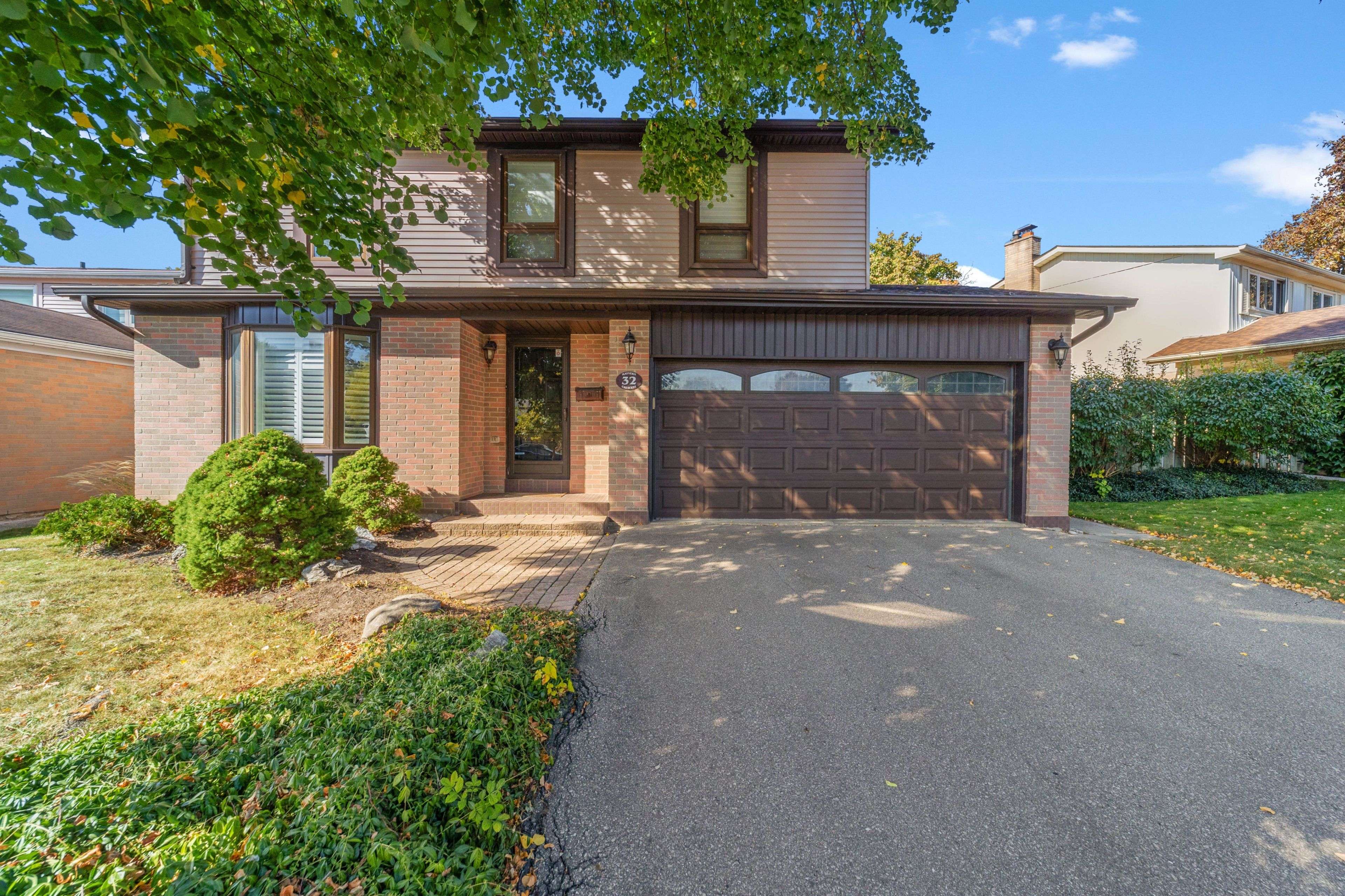 Richmond Hill, ON L4C 5J6,32 Mayvern CRES