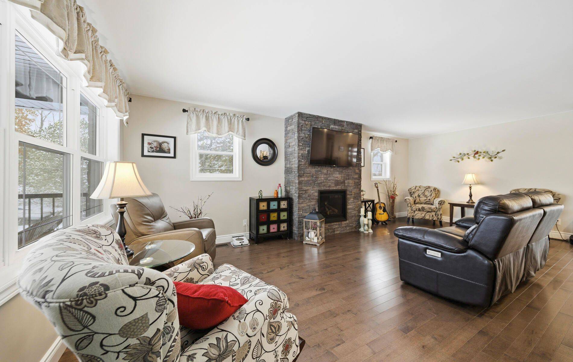 Asphodel-norwood, ON K0L 2V0,43 KING ST