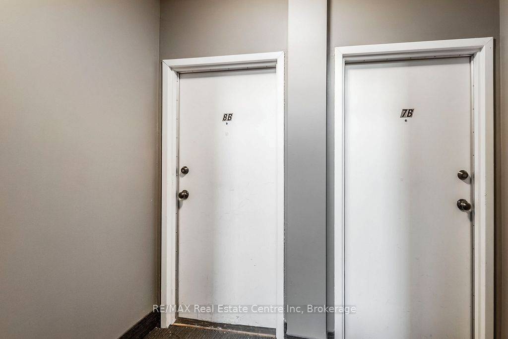 Kitchener, ON N2E 0E3,38 Howe DR #8B