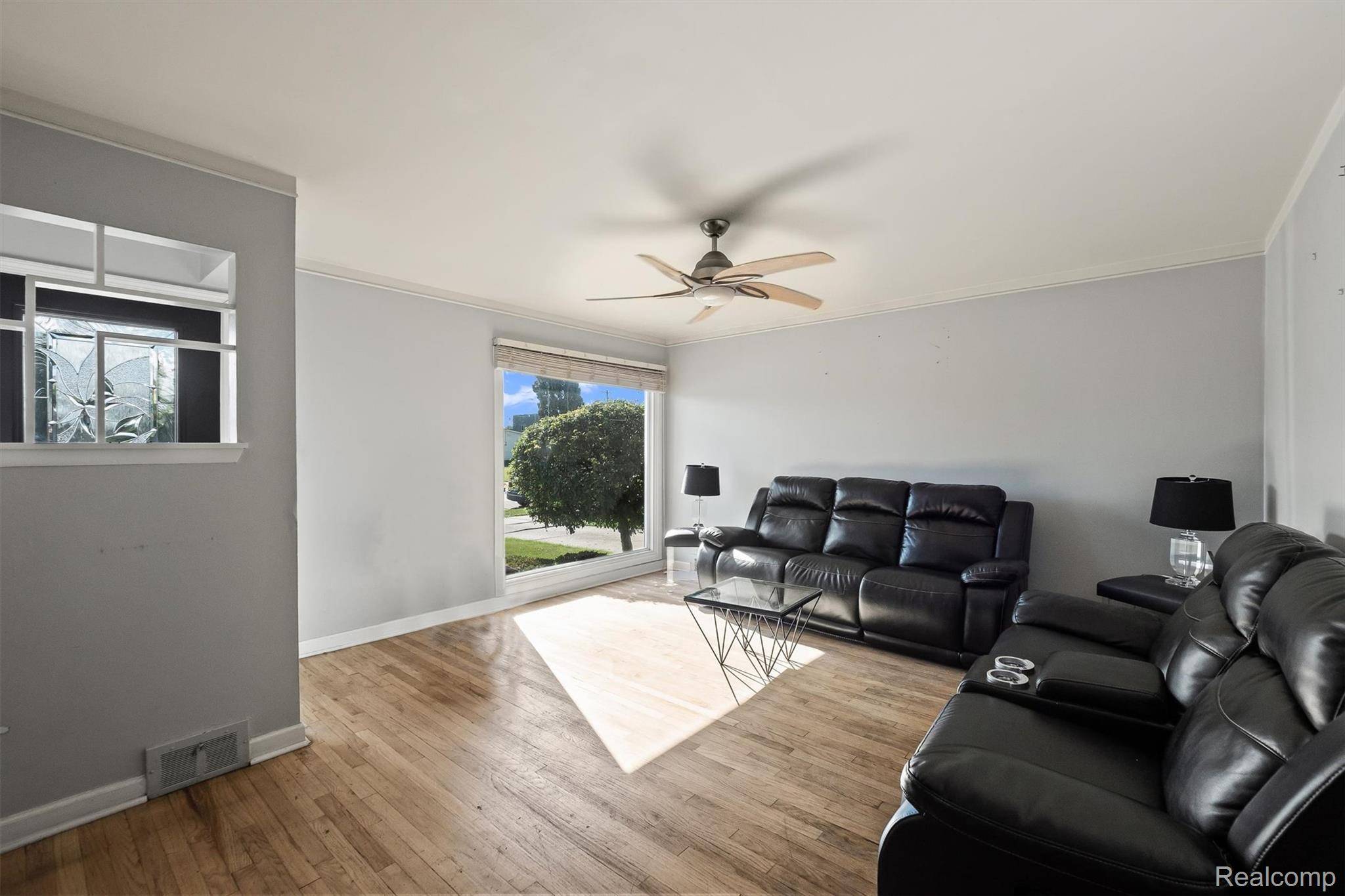 Redford, MI 48239,8873 Wormer