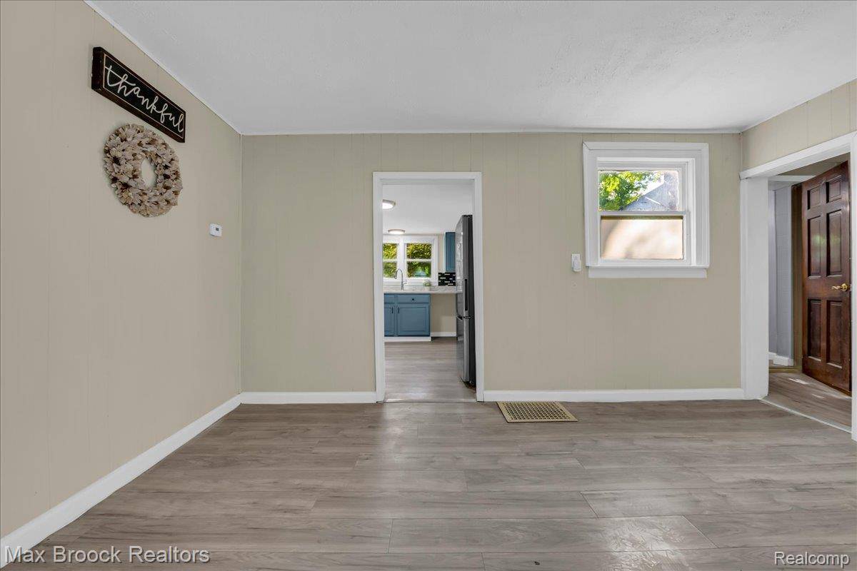 Milford, MI 48381,2860 Old Plank RD