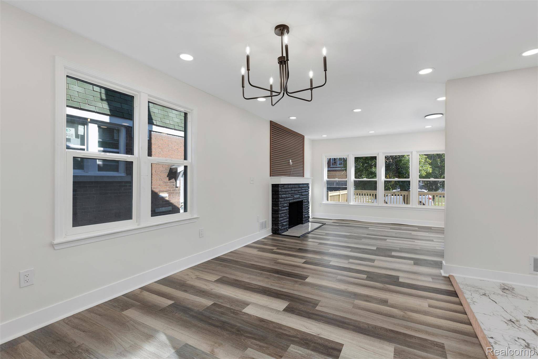 Detroit, MI 48213,13361 Maiden ST