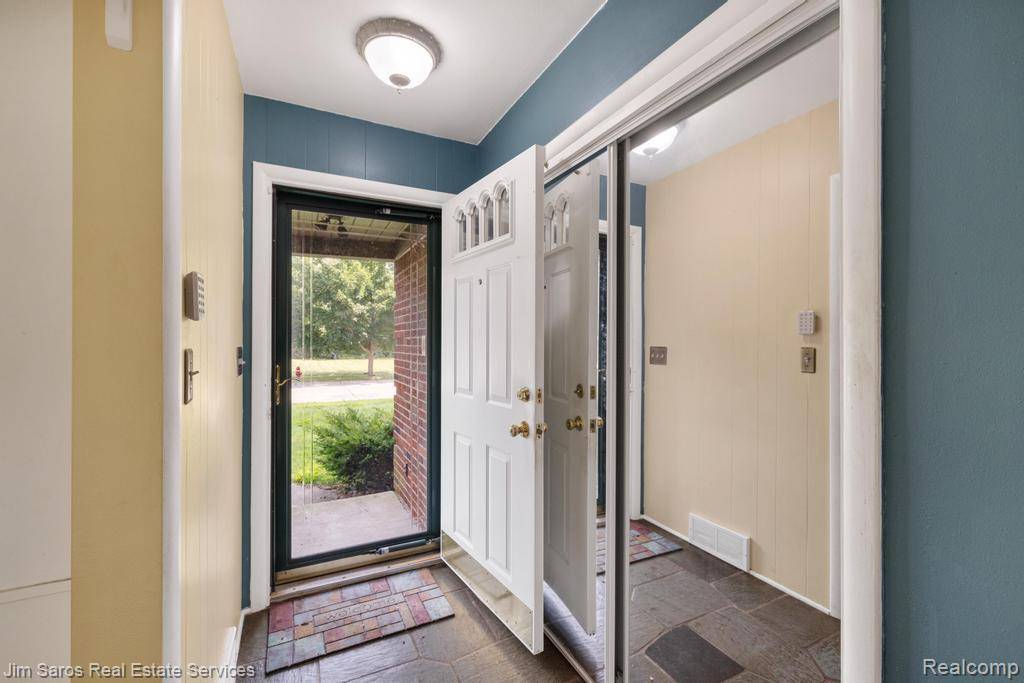 Harper Woods, MI 48225,19726 Eastwood DR