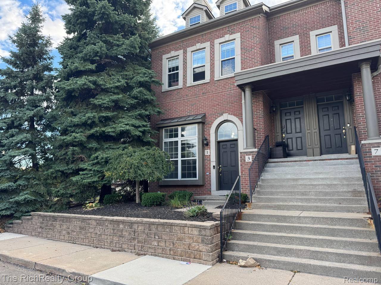 Dearborn, MI 48124,1 W Village LN #48