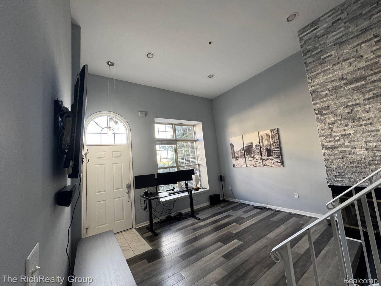 Dearborn, MI 48124,1 W Village LN #48