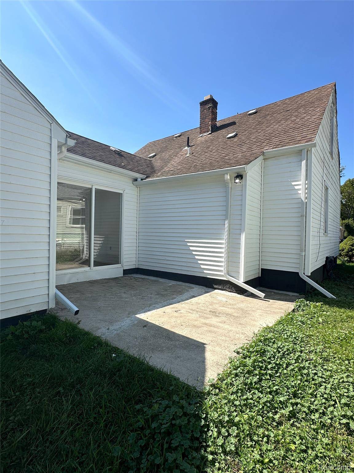 Redford, MI 48240,19904 Seminole ST