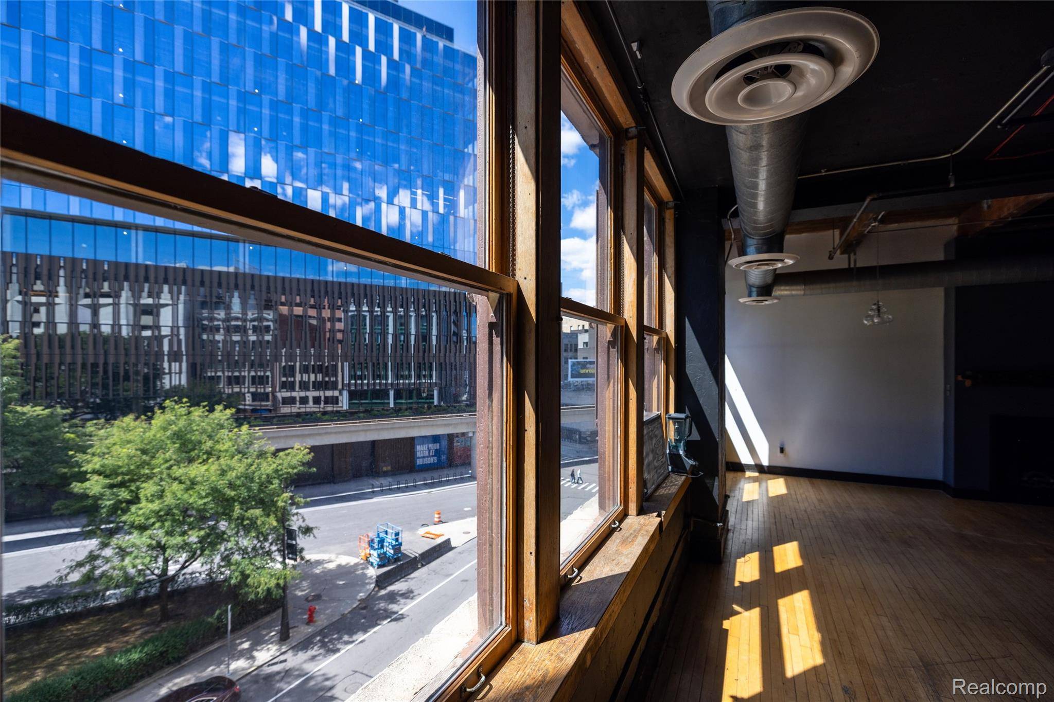 Detroit, MI 48226,1250 Library ST