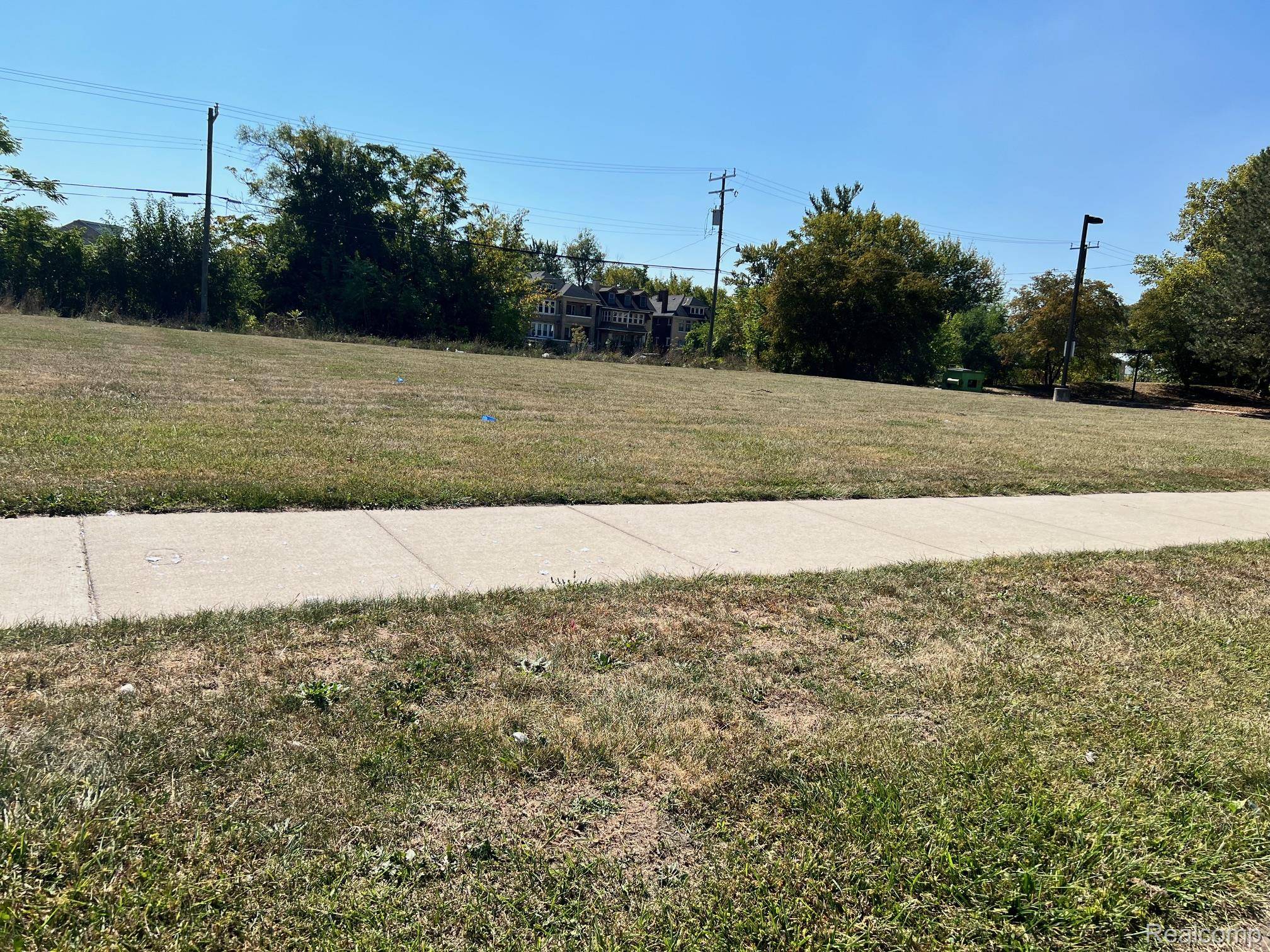 Detroit, MI 48206,2025 W Euclid ST