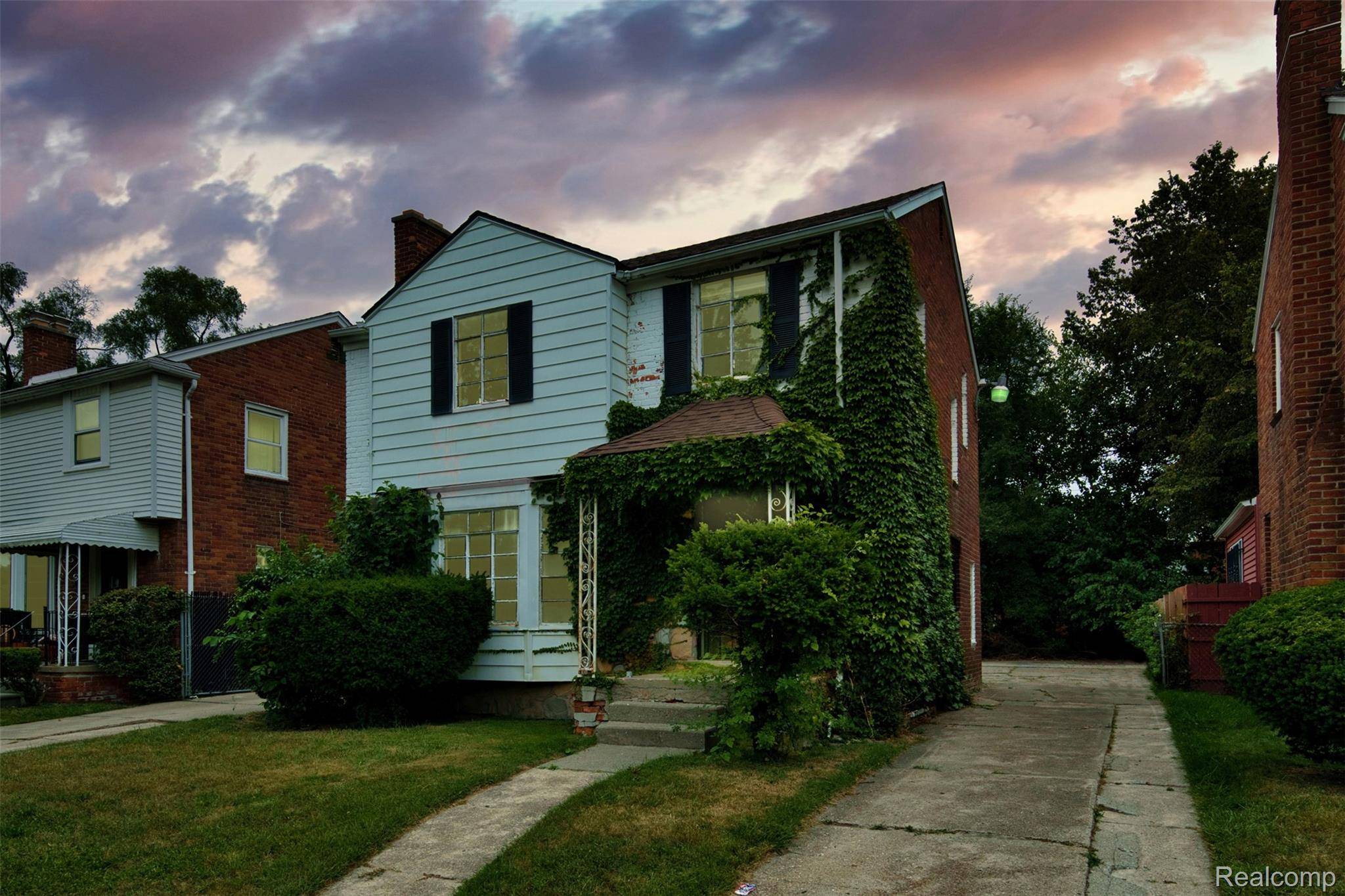 Detroit, MI 48235,19440 HARTWELL ST