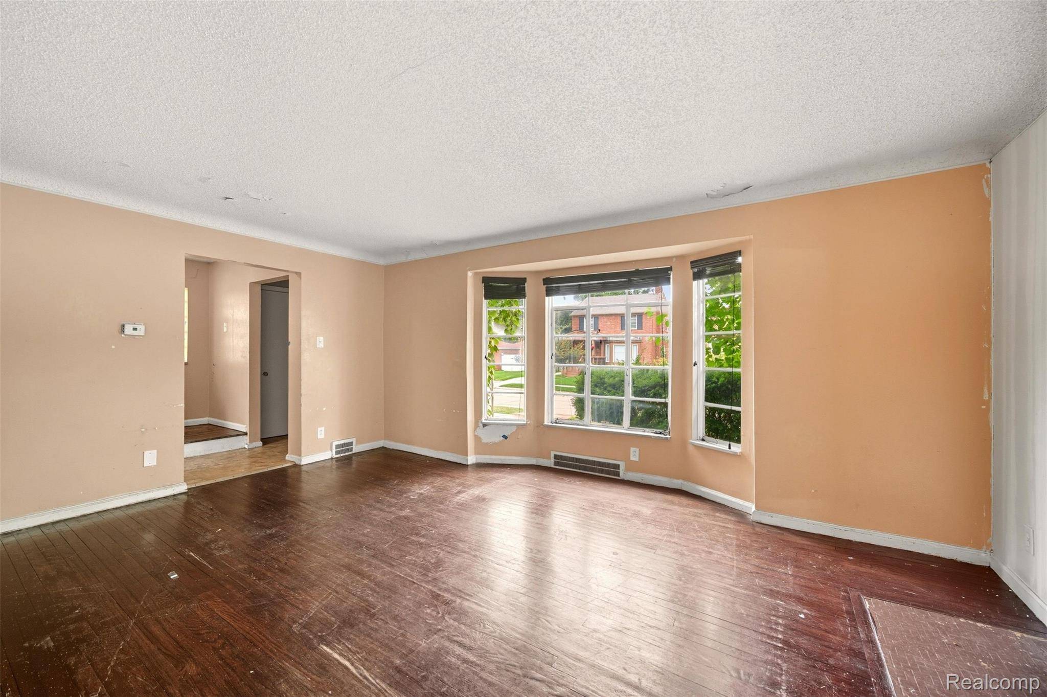 Detroit, MI 48235,19440 HARTWELL ST