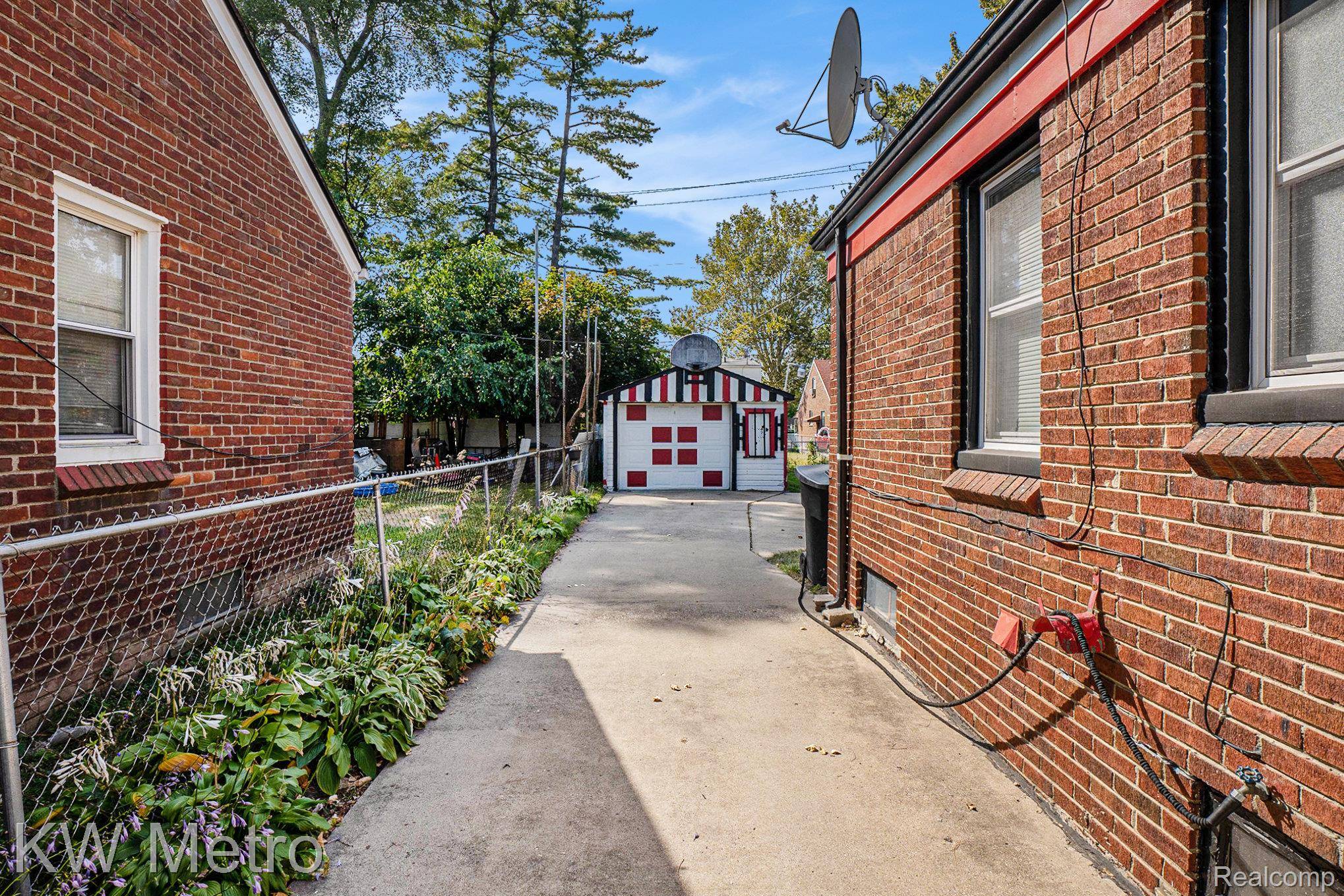 Detroit, MI 48235,19757 Freeland ST