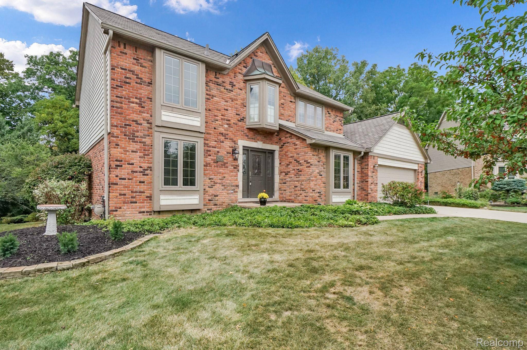 Rochester Hills, MI 48309,391 Silvervale DR