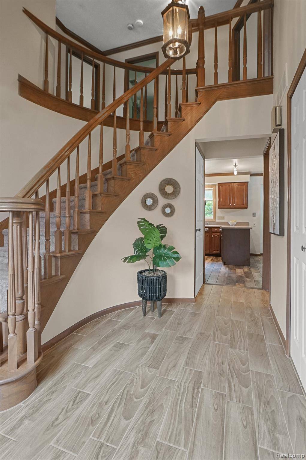 Rochester Hills, MI 48309,391 Silvervale DR