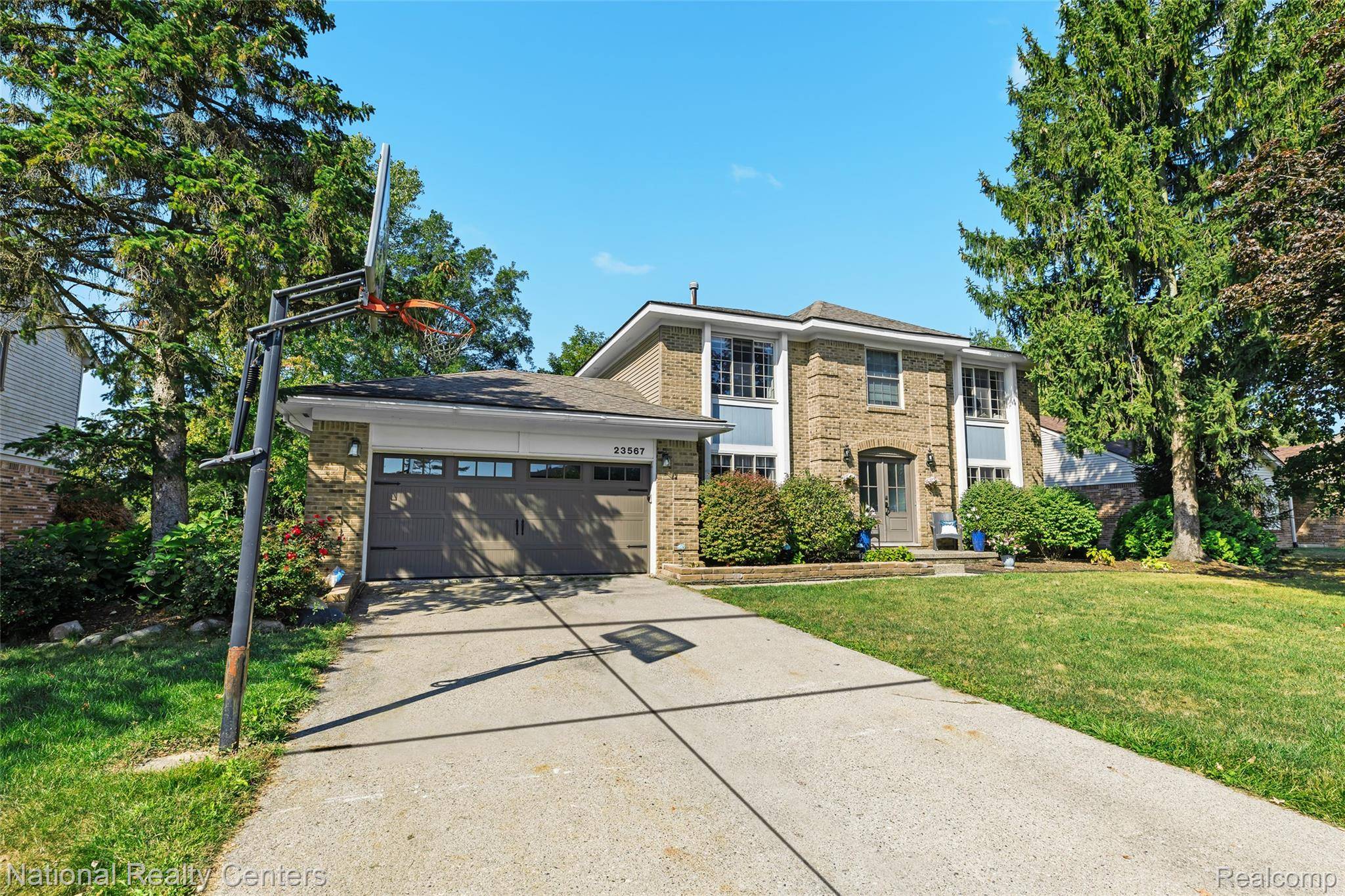 Novi, MI 48375,23567 Hickory Grove LN