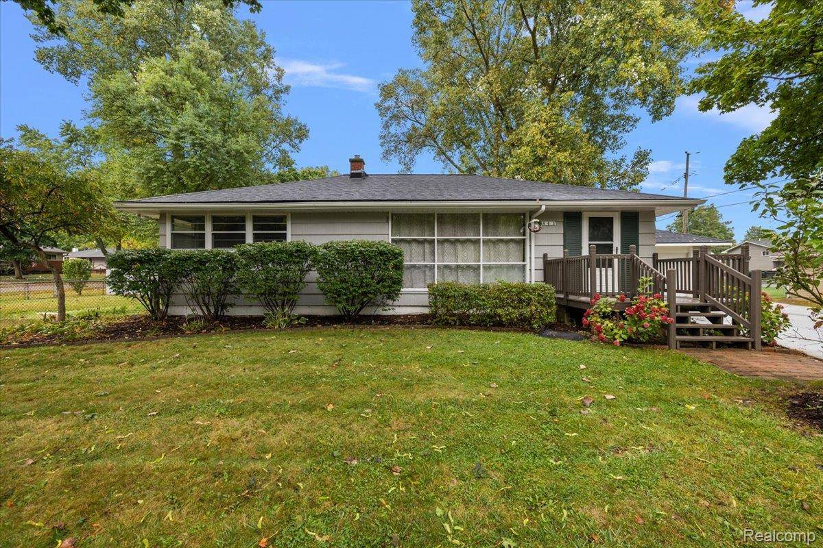 Waterford, MI 48328,841 Nash AVE