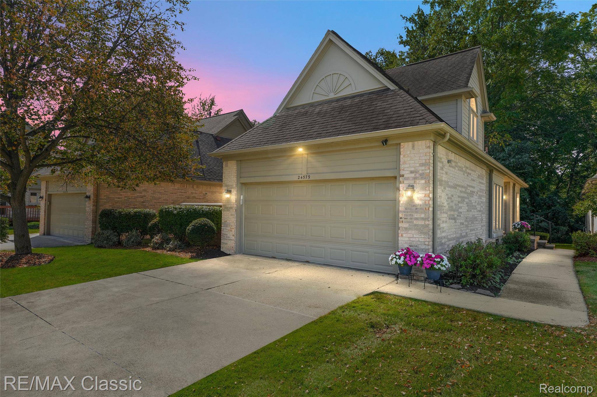 Novi, MI 48374,24579 Edgewood DR