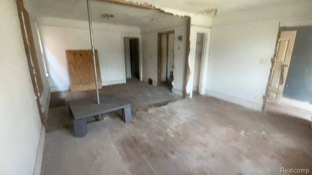 Detroit, MI 48203,16309 Log Cabin ST