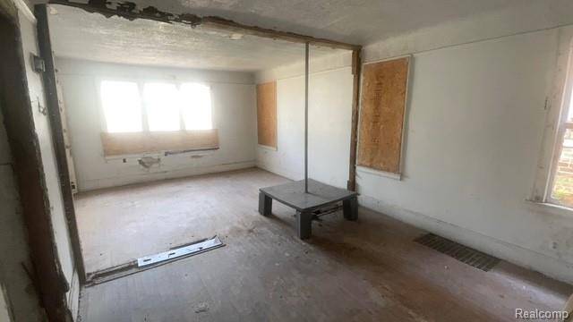 Detroit, MI 48203,16309 Log Cabin ST