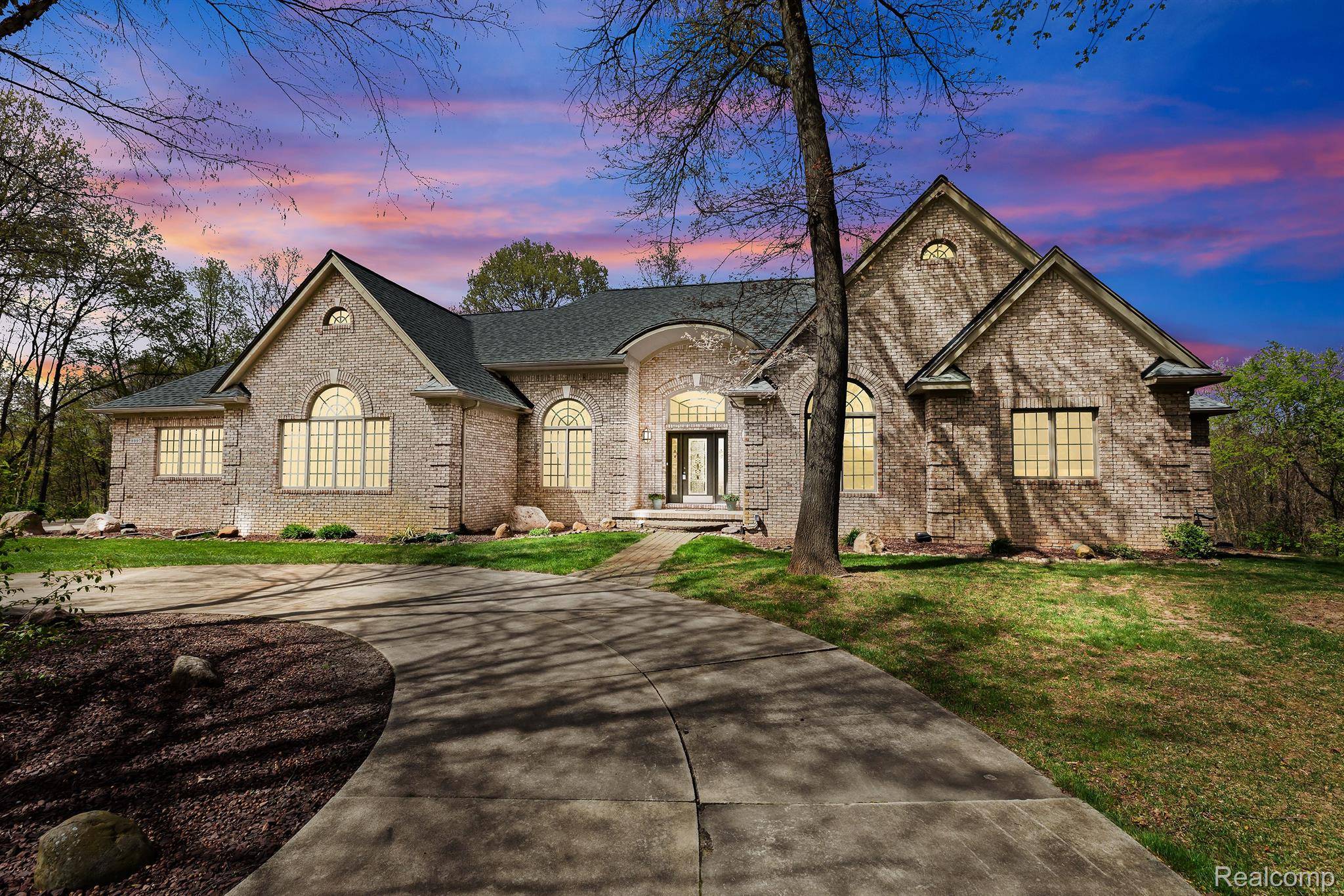 Brighton, MI 48114,9997 APPLEGATE LN