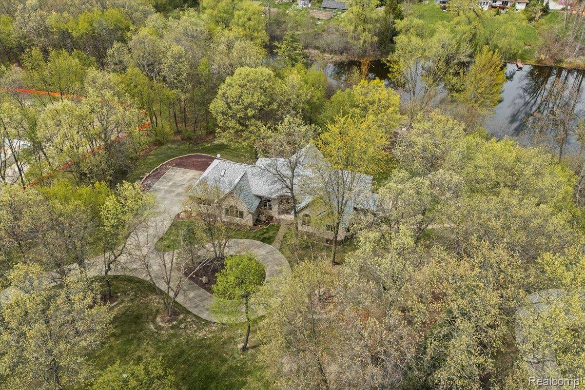 Brighton, MI 48114,9997 APPLEGATE LN