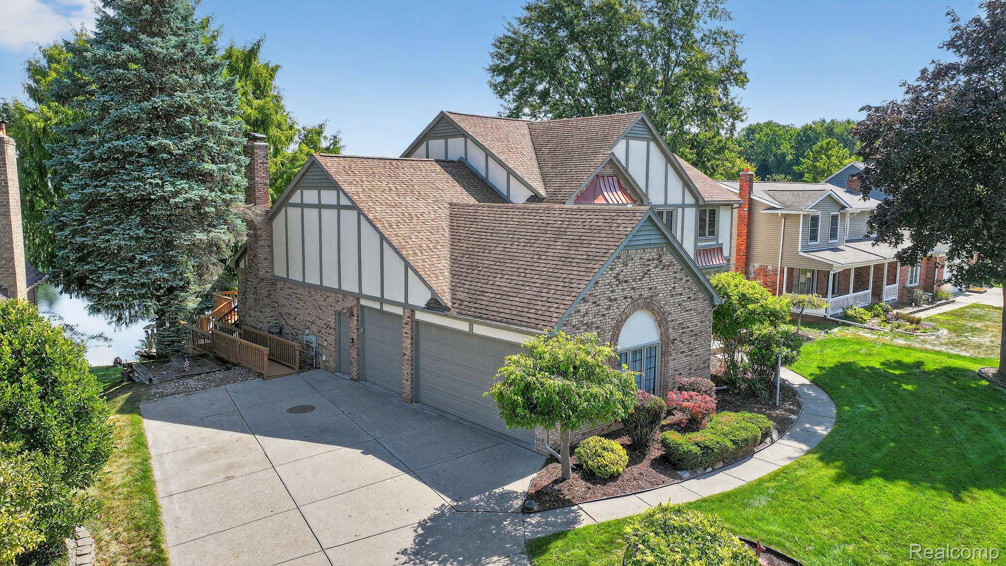 Shelby Twp, MI 48317,48342 Lake Valley DR