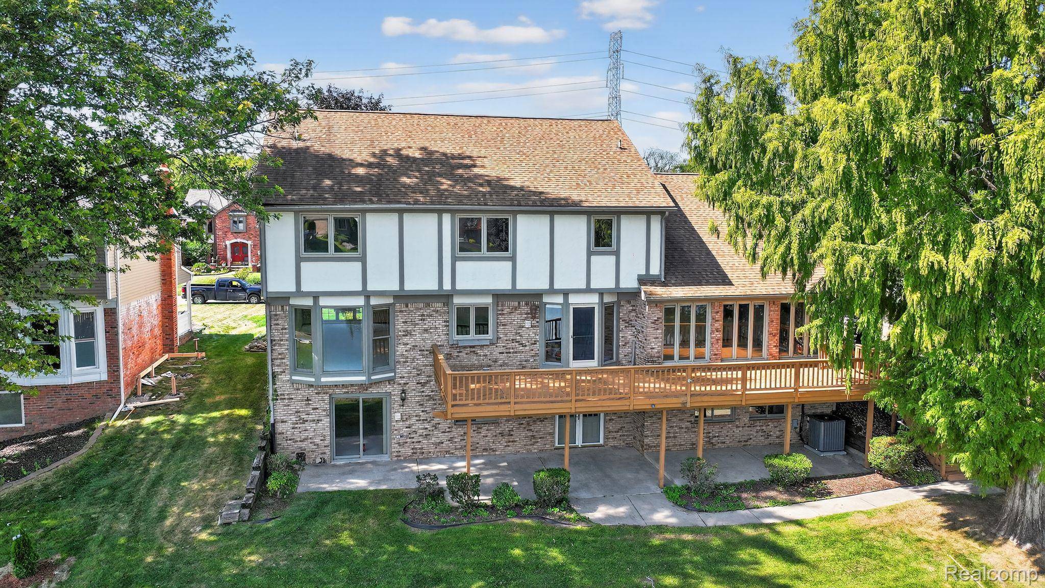 Shelby Twp, MI 48317,48342 Lake Valley DR