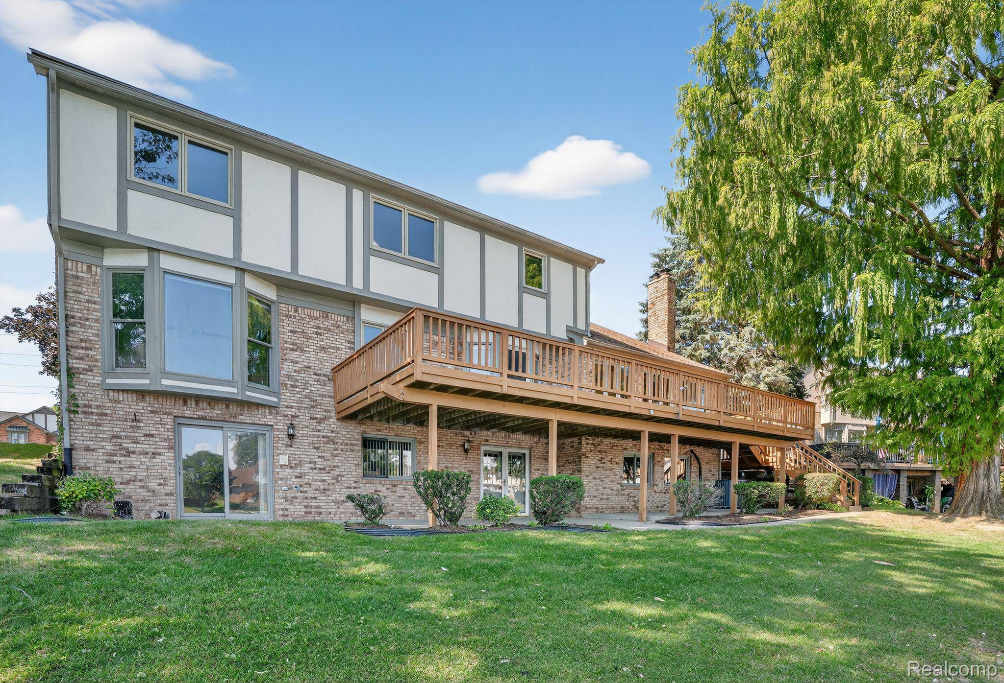 Shelby Twp, MI 48317,48342 Lake Valley DR