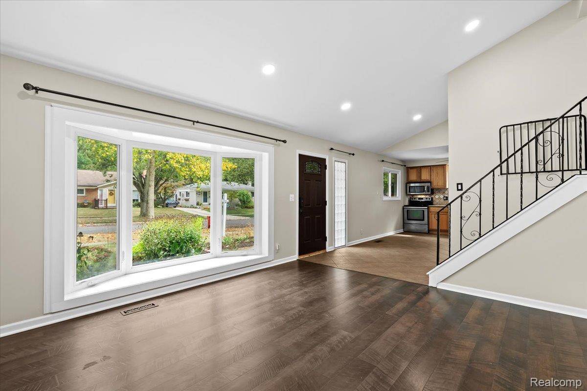 Rochester, MI 48307,1405 Maple DR