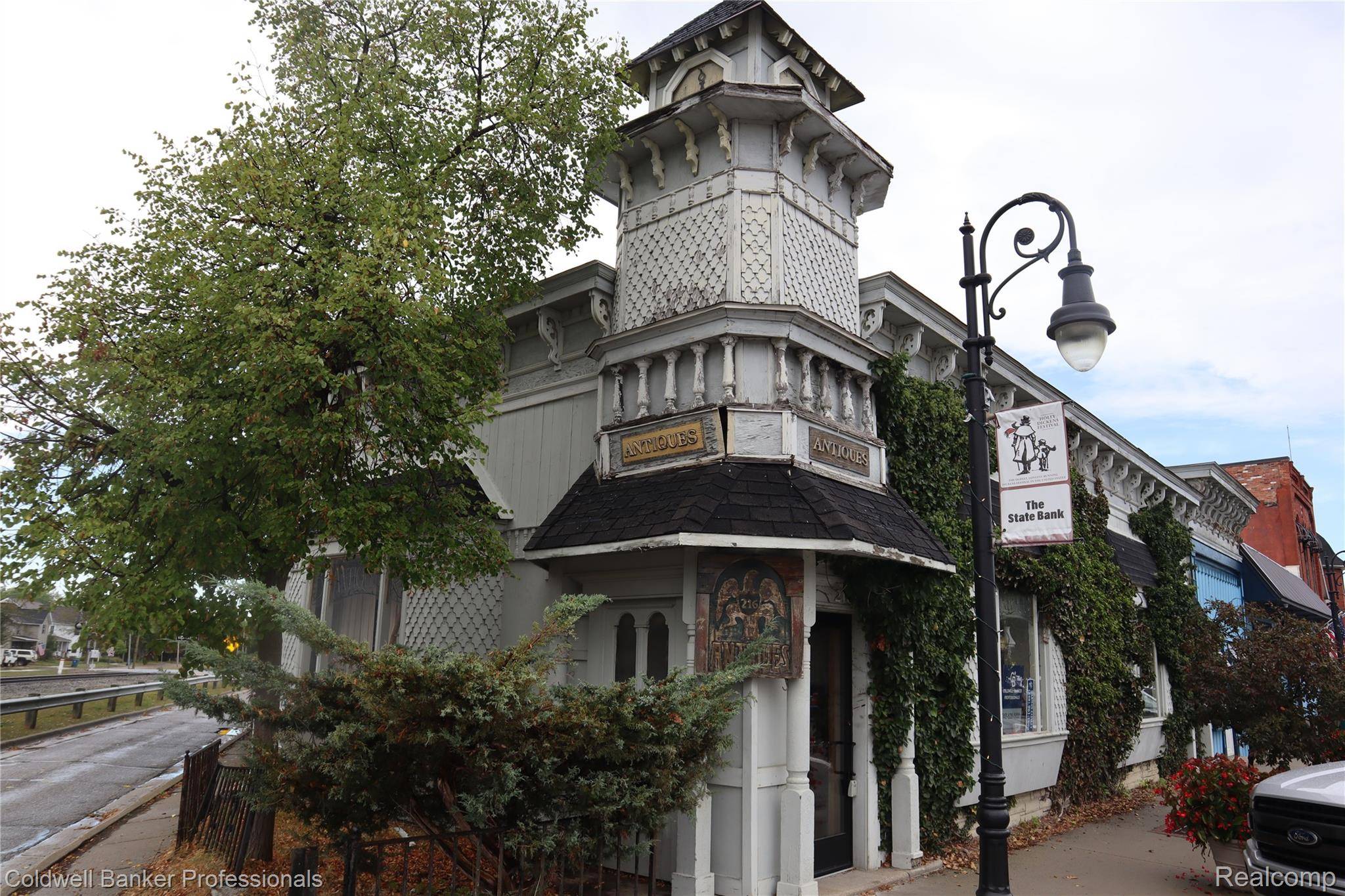 Holly, MI 48442,216 S Broad ST