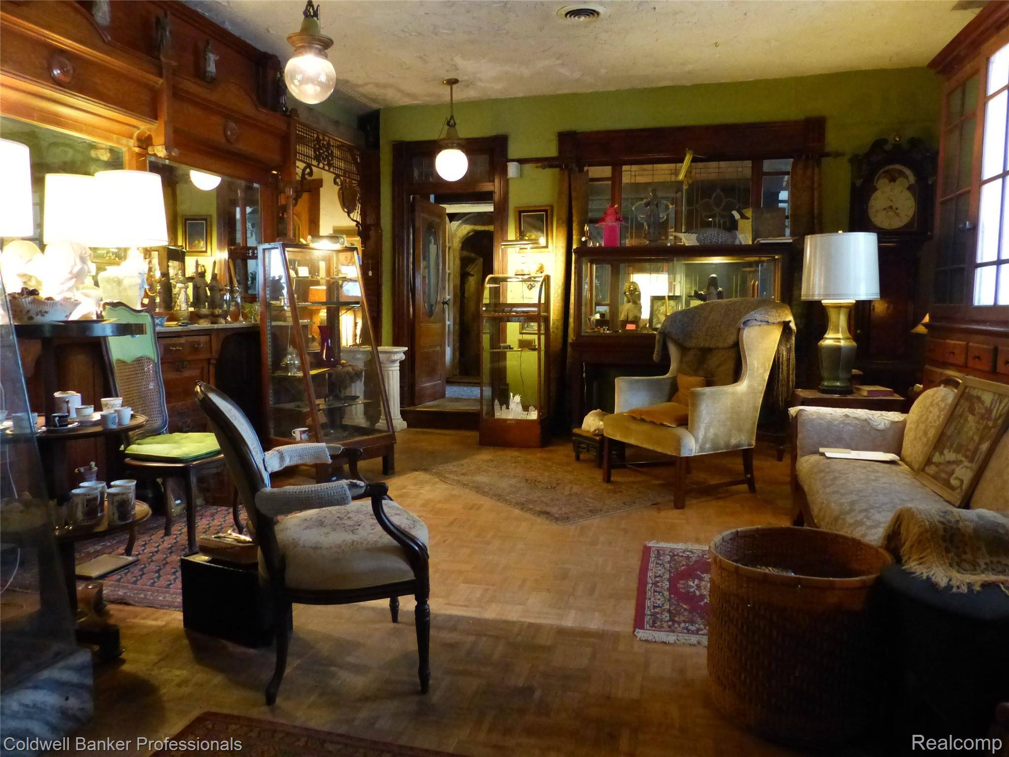 Holly, MI 48442,216 S Broad ST