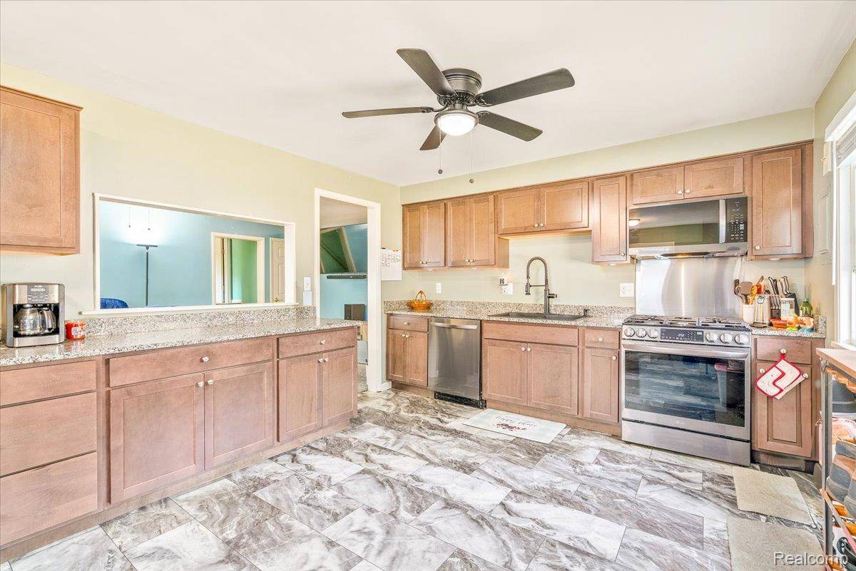 Westland, MI 48186,33431 Bendon CT